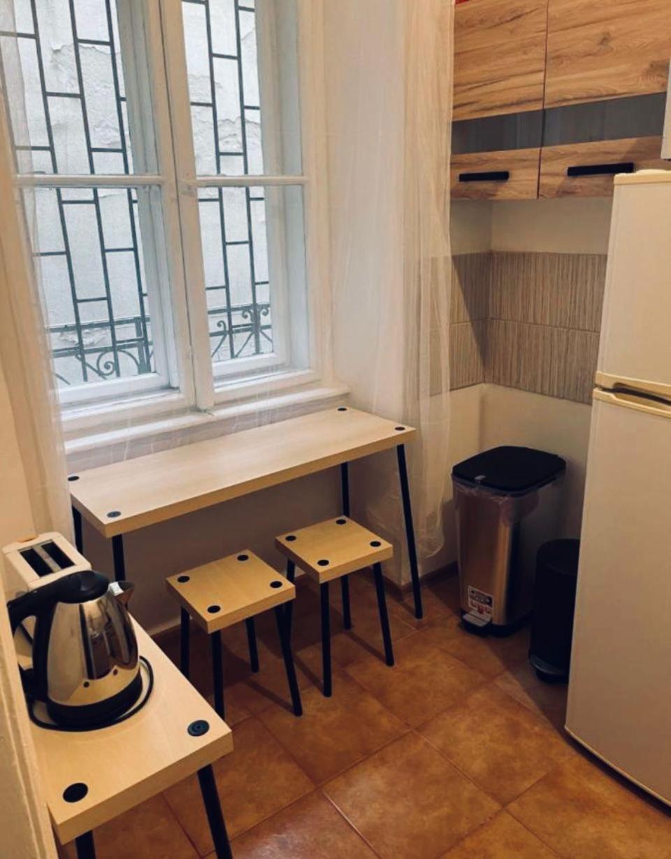 Ejjeli Majom Hostel Βουδαπέστη Εξωτερικό φωτογραφία