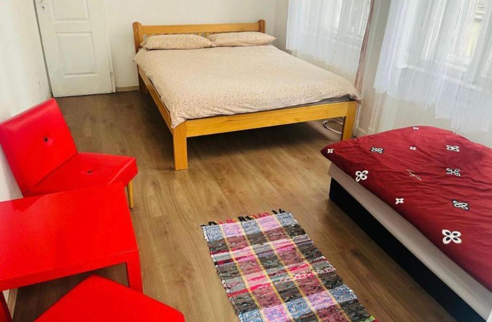 Ejjeli Majom Hostel Βουδαπέστη Εξωτερικό φωτογραφία